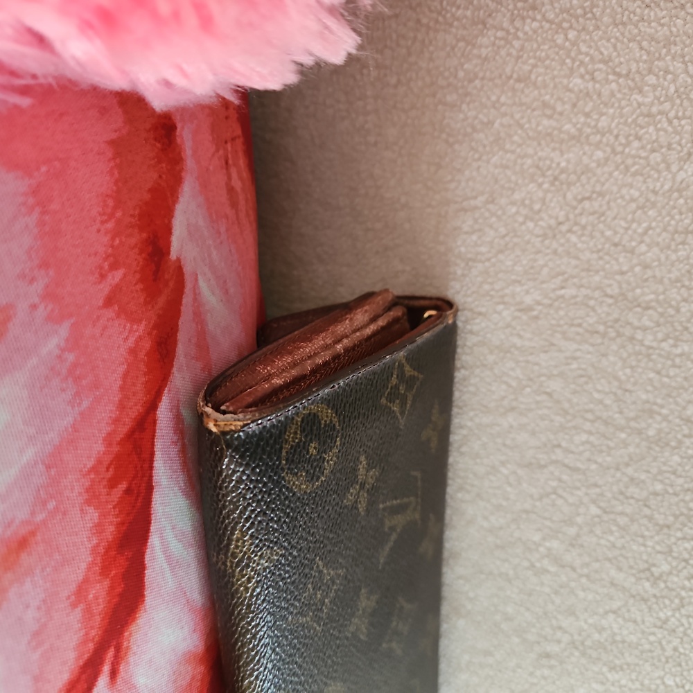 AUTHENTIC Full Inclusion Vintage Louis Vuitton Brown Monogram Sarah Long Wallet. - Picture 5 of 10